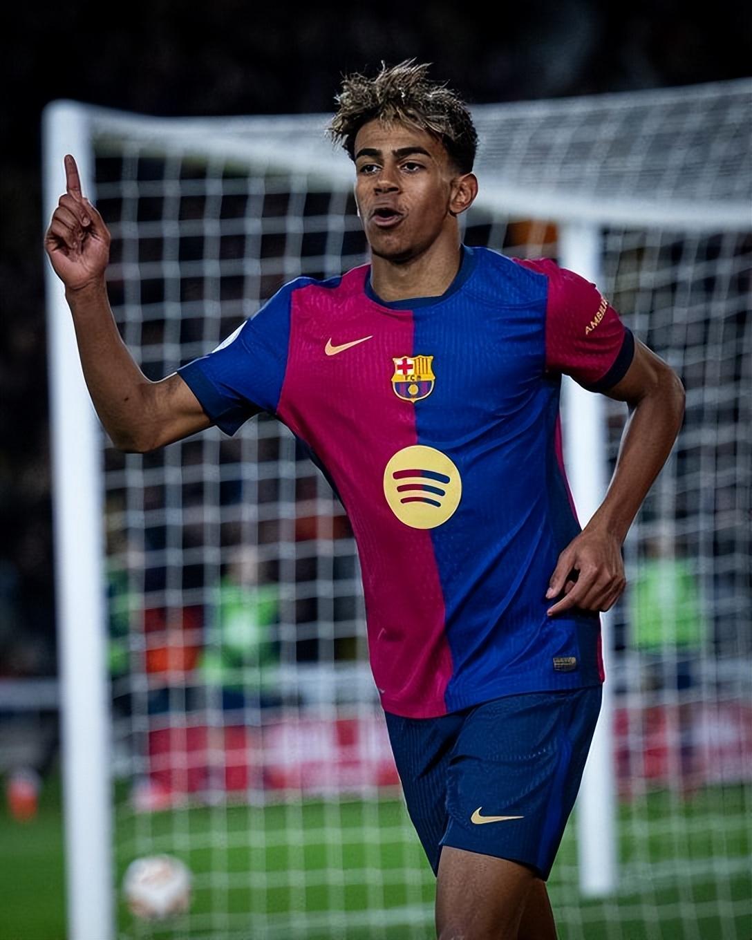 关于巴萨战平本菲卡，贝尔补时绝平世界杯的信息